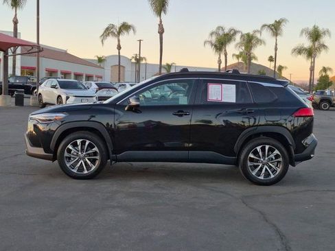 Used 2025 Toyota Corolla Cross XLE w/ Convenience Package image 8