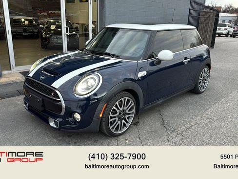 Used 2019 MINI Cooper S image 1