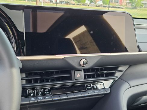 New 2026 Toyota Crown Signia AWD/4WD image 15