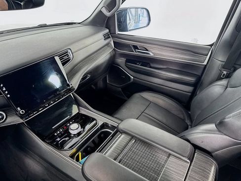 Used 2024 Jeep Wagoneer Series II w/ Flexible Seating Group AWD/4WD image 25