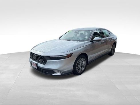 Used 2023 Honda Accord EX image 3