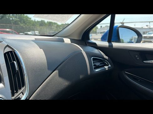 Used 2017 Chevrolet Cruze LT w/ LT True North Edition FWD image 16