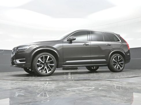 Used 2023 Volvo XC90 B6 Plus image 23