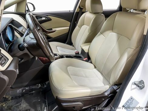 Used 2013 Buick Verano Base image 9
