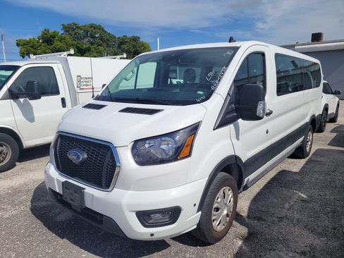 Used 2024 Ford Transit 350 XLT RWD image 6