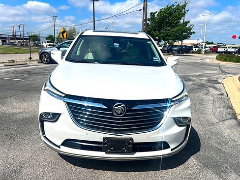 Used 2022 Buick Enclave Premium w/ Experience Buick Package image 3