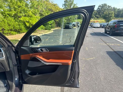 Used 2019 BMW X5 xDrive50i w/ M Sport Package AWD/4WD image 40