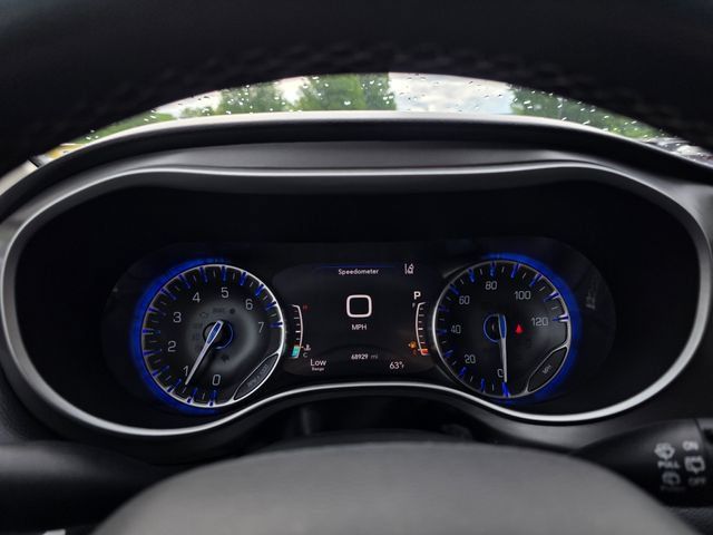 Used 2022 Chrysler Pacifica Touring-L FWD image 29