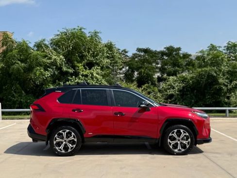 Used 2025 Toyota RAV4 XSE w/ Premium Package AWD/4WD image 6