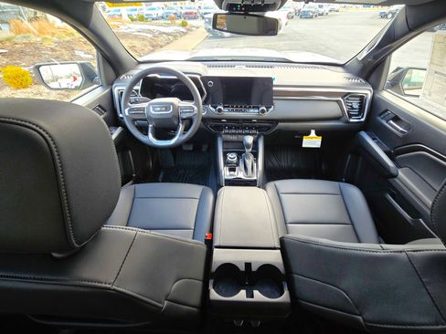 New 2026 GMC Canyon Elevation w/ Convenience Package image 17