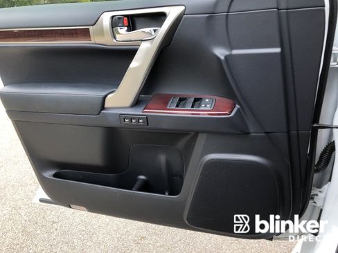 Used 2018 Lexus GX 460 Premium image 23