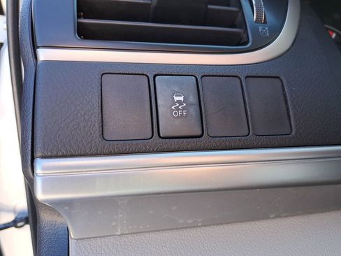 Used 2014 Toyota Camry L image 26