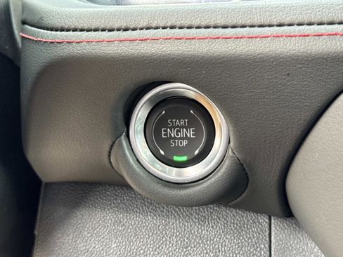 Used 2025 Chevrolet Suburban RST image 18