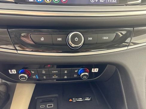 Used 2022 Buick Enclave Premium w/ Experience Buick Package AWD/4WD image 38