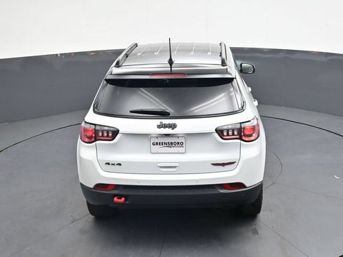 Used 2025 Jeep Compass Trailhawk w/ Trailhawk Convenience Group AWD/4WD image 38