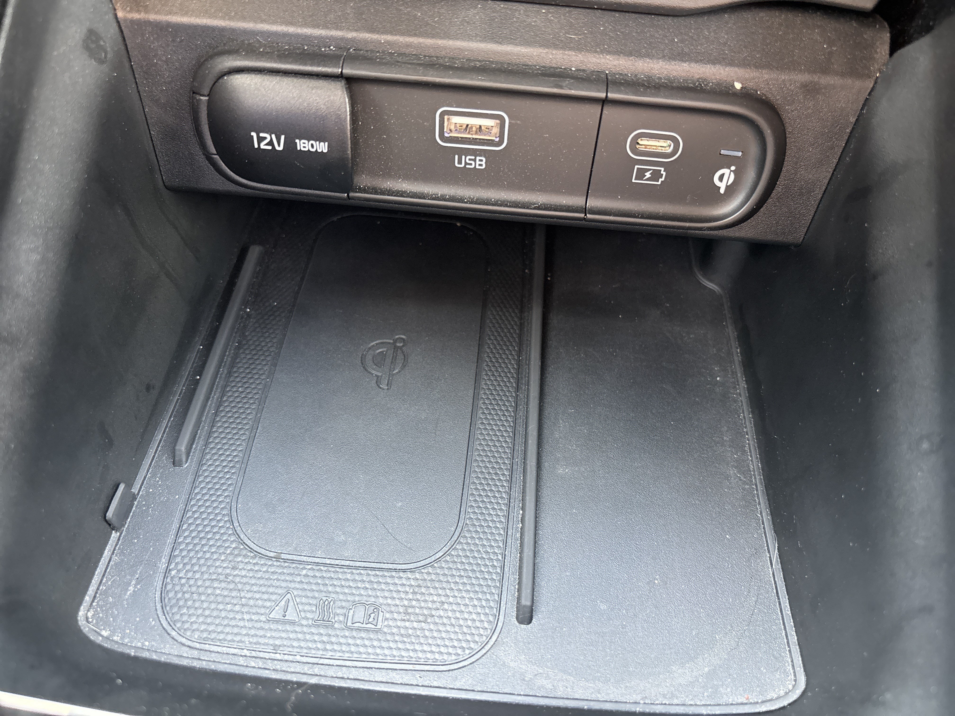 Used 2024 Kia Telluride EX w/ EX Captain's Chair Package AWD/4WD image 17