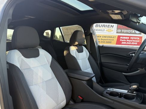 New 2026 Chevrolet Trax RS w/ Sunroof Package image 22