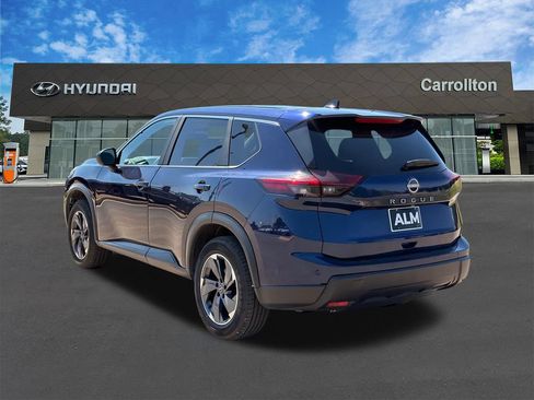 Used 2025 Nissan Rogue SV FWD image 7
