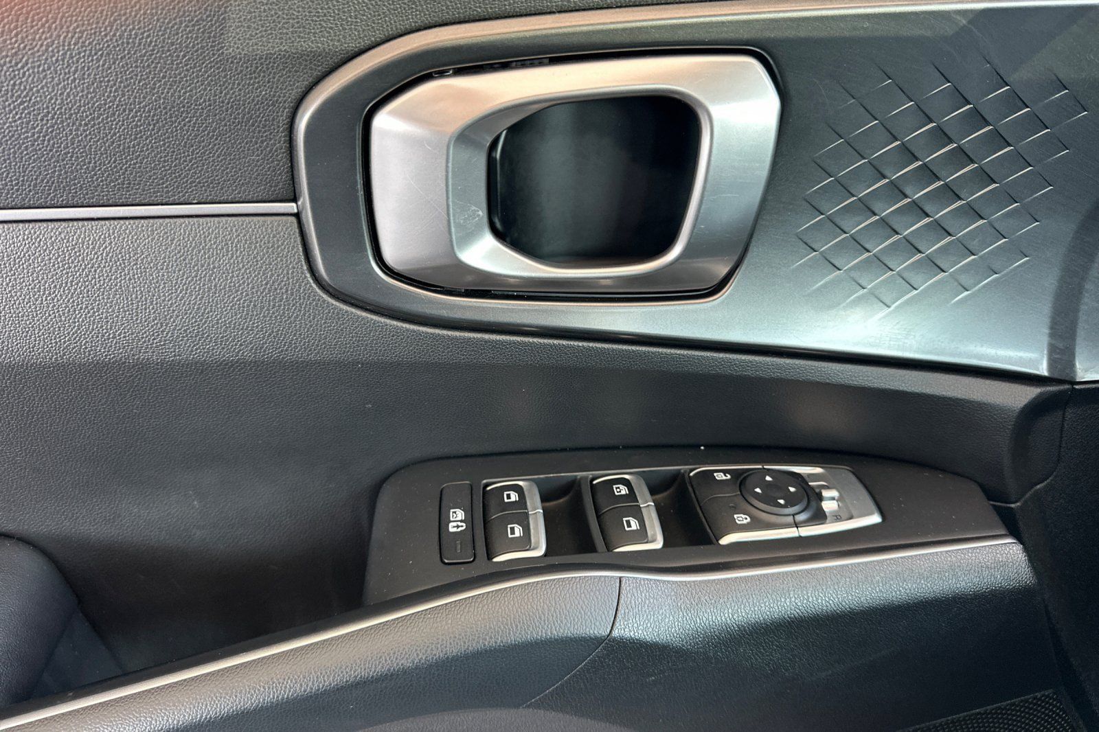 Used 2021 Kia Sorento S FWD image 11