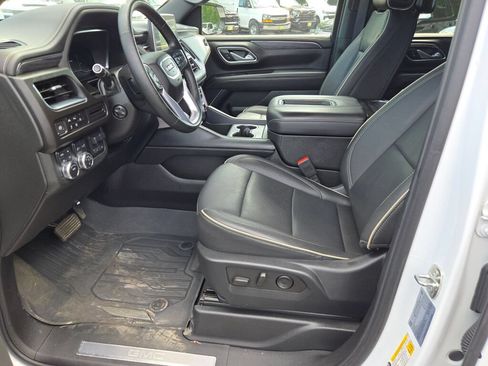 Used 2024 GMC Yukon XL SLT w/ SLT Luxury Package AWD/4WD image 27