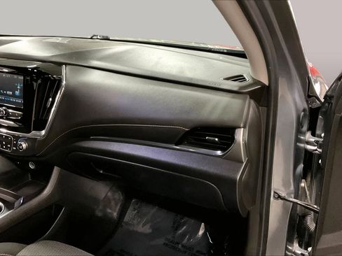 Used 2019 Chevrolet Traverse LS FWD image 17