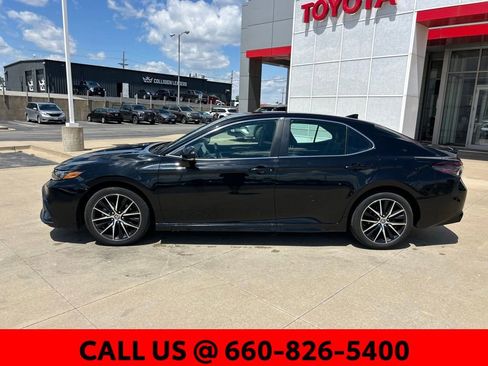 Used 2024 Toyota Camry SE FWD image 8