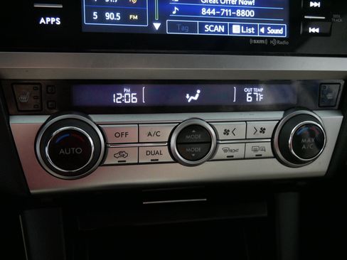 Used 2017 Subaru Outback 2.5i Limited AWD/4WD image 23