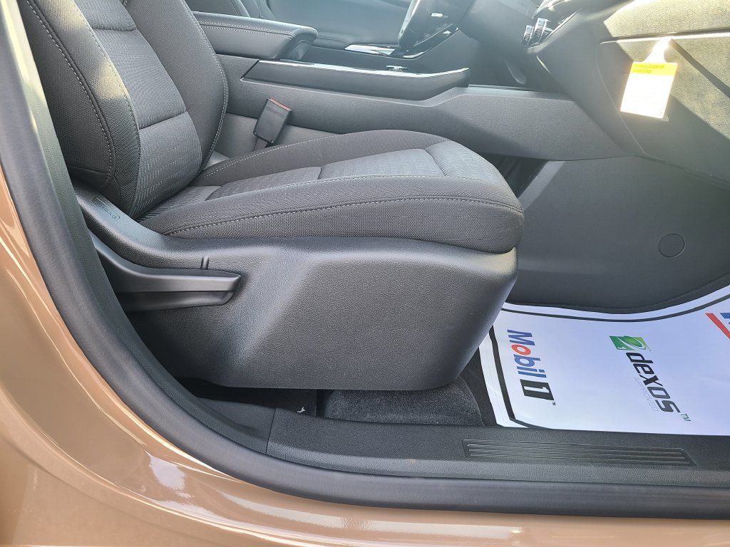 New 2027 Chevrolet Equinox LT AWD/4WD image 26