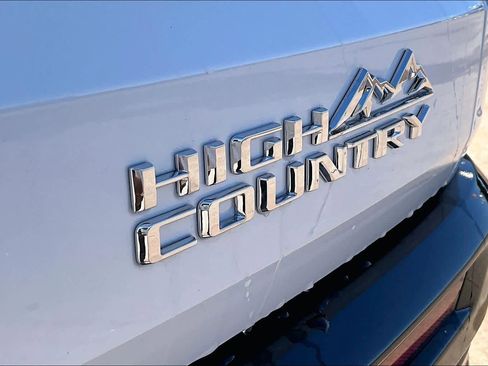 New 2026 Chevrolet Traverse High Country image 16