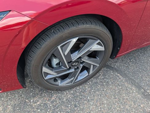 Certified 2025 Hyundai Elantra Sport FWD image 9