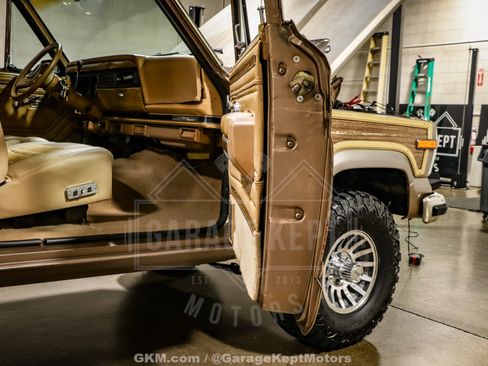 Used 1988 Jeep Grand Wagoneer AWD/4WD image 65
