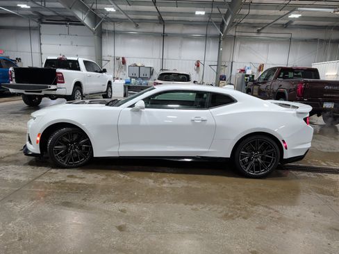 Used 2023 Chevrolet Camaro ZL1 RWD image 6