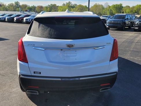 Used 2017 Cadillac XT5 Premium Luxury w/ LPO, Wheel Lock Package FWD image 10