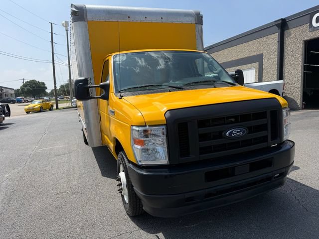 Used 2022 Ford E-350 and Econoline 350 Super Duty RWD image 13