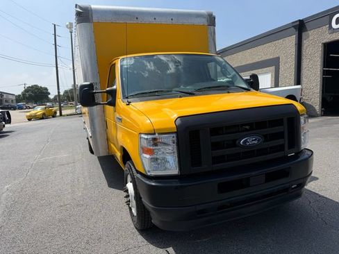 Used 2022 Ford E-350 and Econoline 350 Super Duty RWD image 13