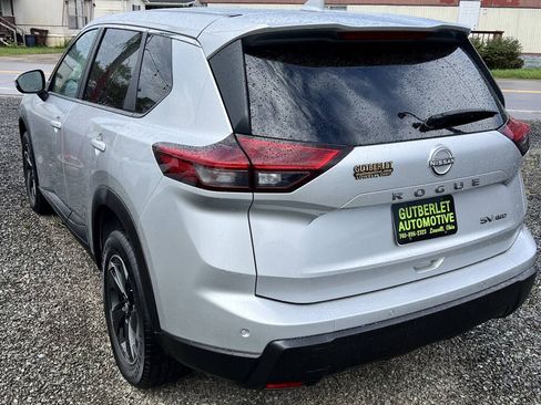 Used 2024 Nissan Rogue SV AWD/4WD image 6