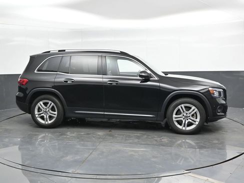 Used 2023 Mercedes-Benz GLB 250 4MATIC image 3