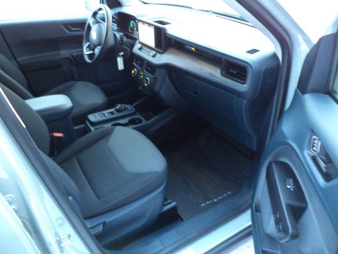 Used 2024 Ford Maverick XL image 8
