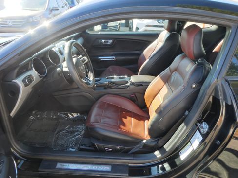 Used 2016 Ford Mustang Premium image 12