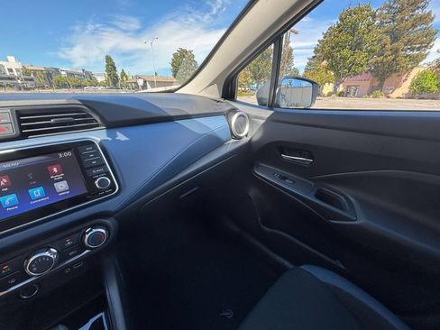 Used 2025 Nissan Versa SV FWD image 28