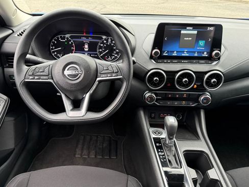 Used 2025 Nissan Sentra SV image 10