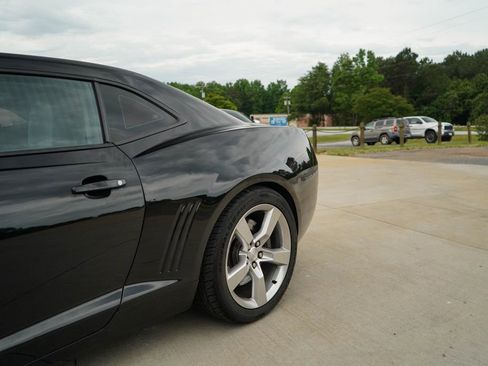 Used 2010 Chevrolet Camaro SS RWD image 22