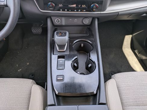 Used 2023 Nissan Rogue SV FWD image 18