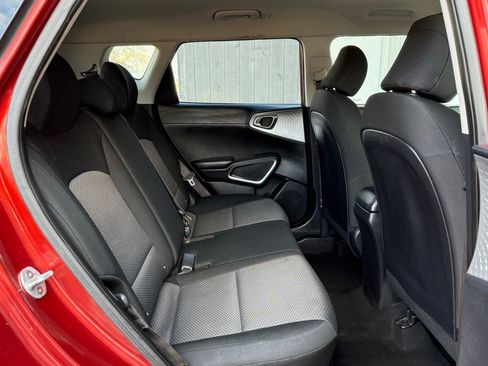 Used 2020 Kia Soul LX image 14