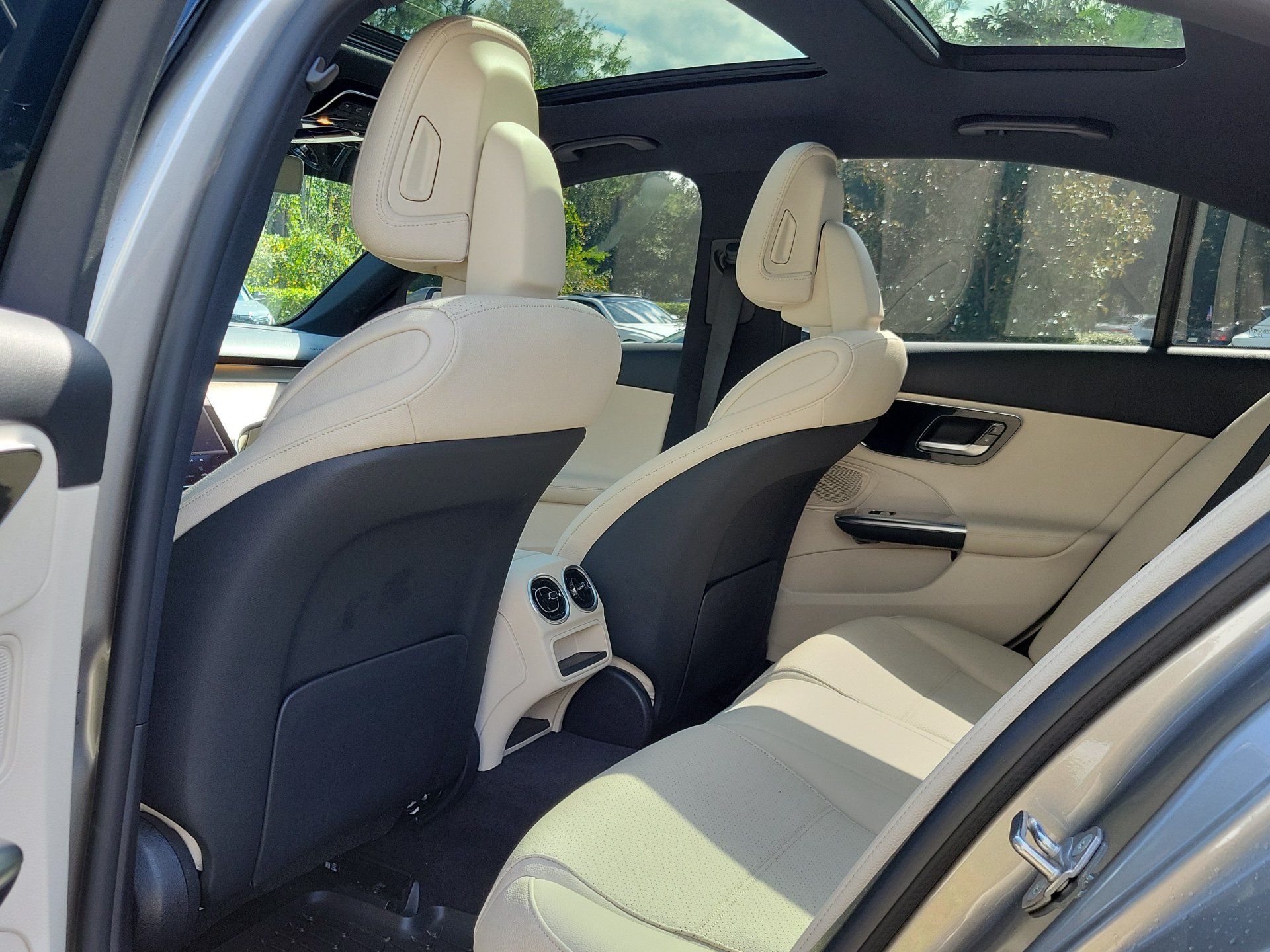 Used 2023 Mercedes-Benz C 300 Sedan image 14
