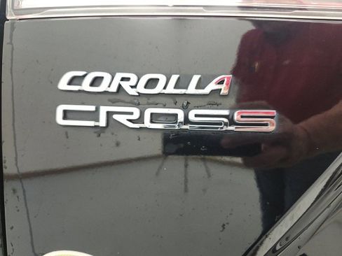 Certified 2022 Toyota Corolla Cross LE image 12