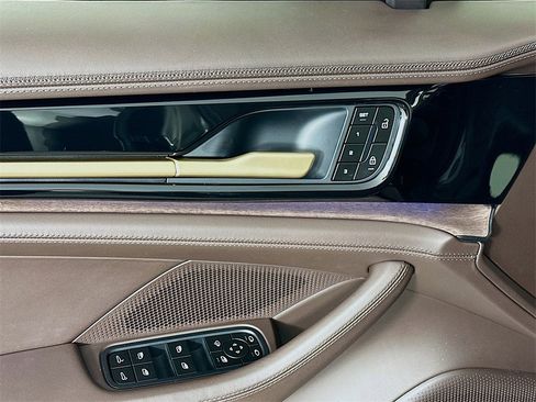 Used 2025 Porsche Panamera 4 image 18