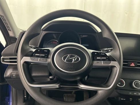 Used 2023 Hyundai Elantra SE image 10