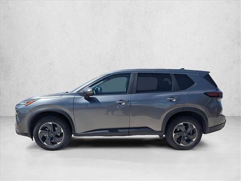 Used 2024 Nissan Rogue SV image 9