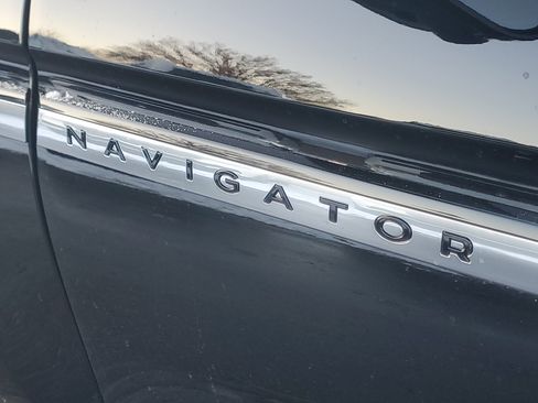 New 2025 Lincoln Navigator L Reserve image 7